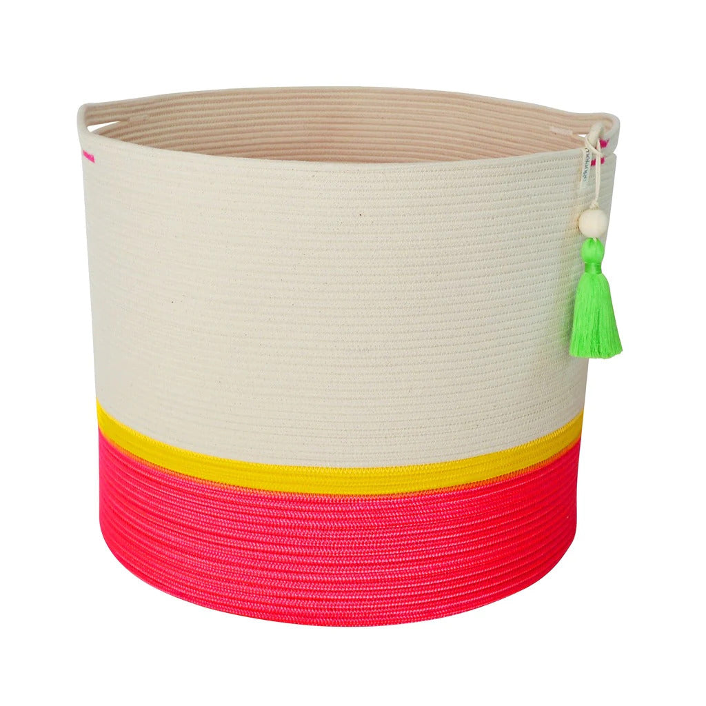 Basket with rope handle