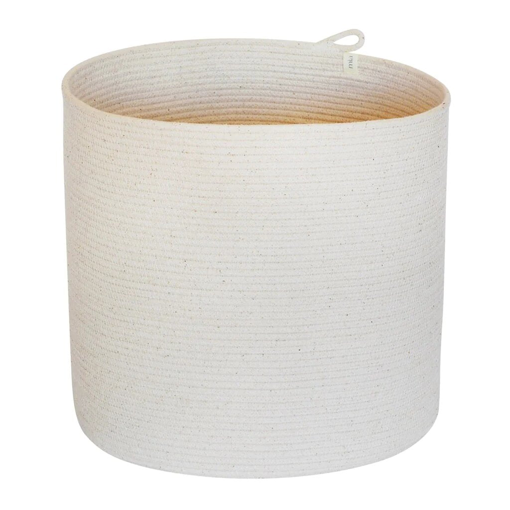 Basket with rope handle