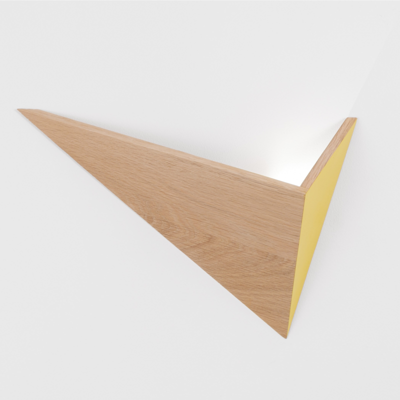 Arrow wall lamp