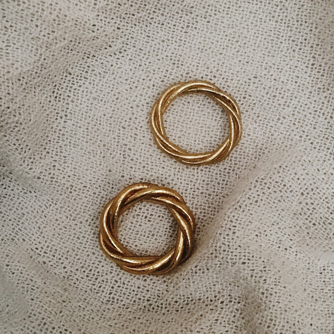 Bague Bouddhiste Torsadée dorée/argentée