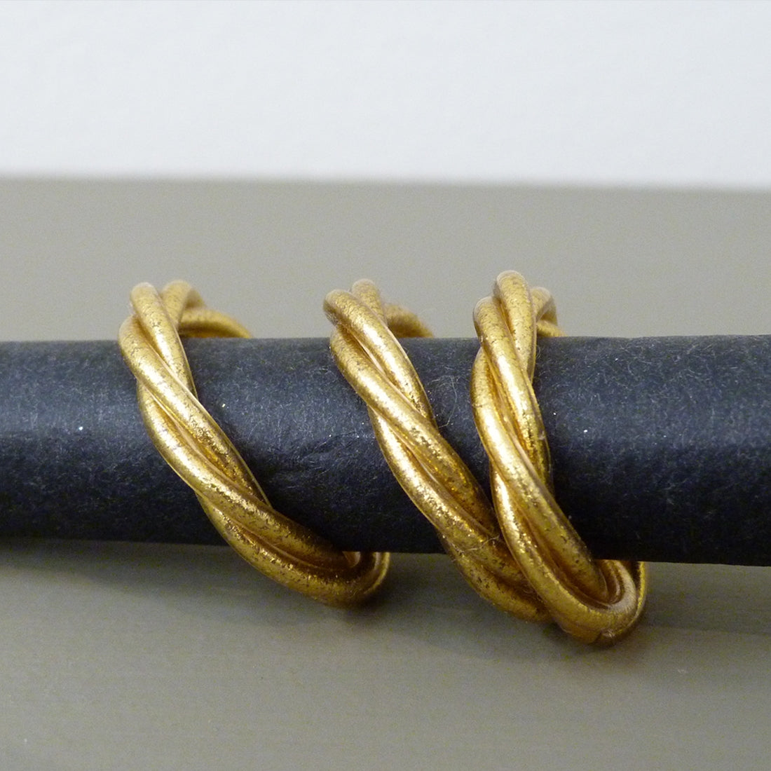 Bague Bouddhiste Torsadée dorée/argentée