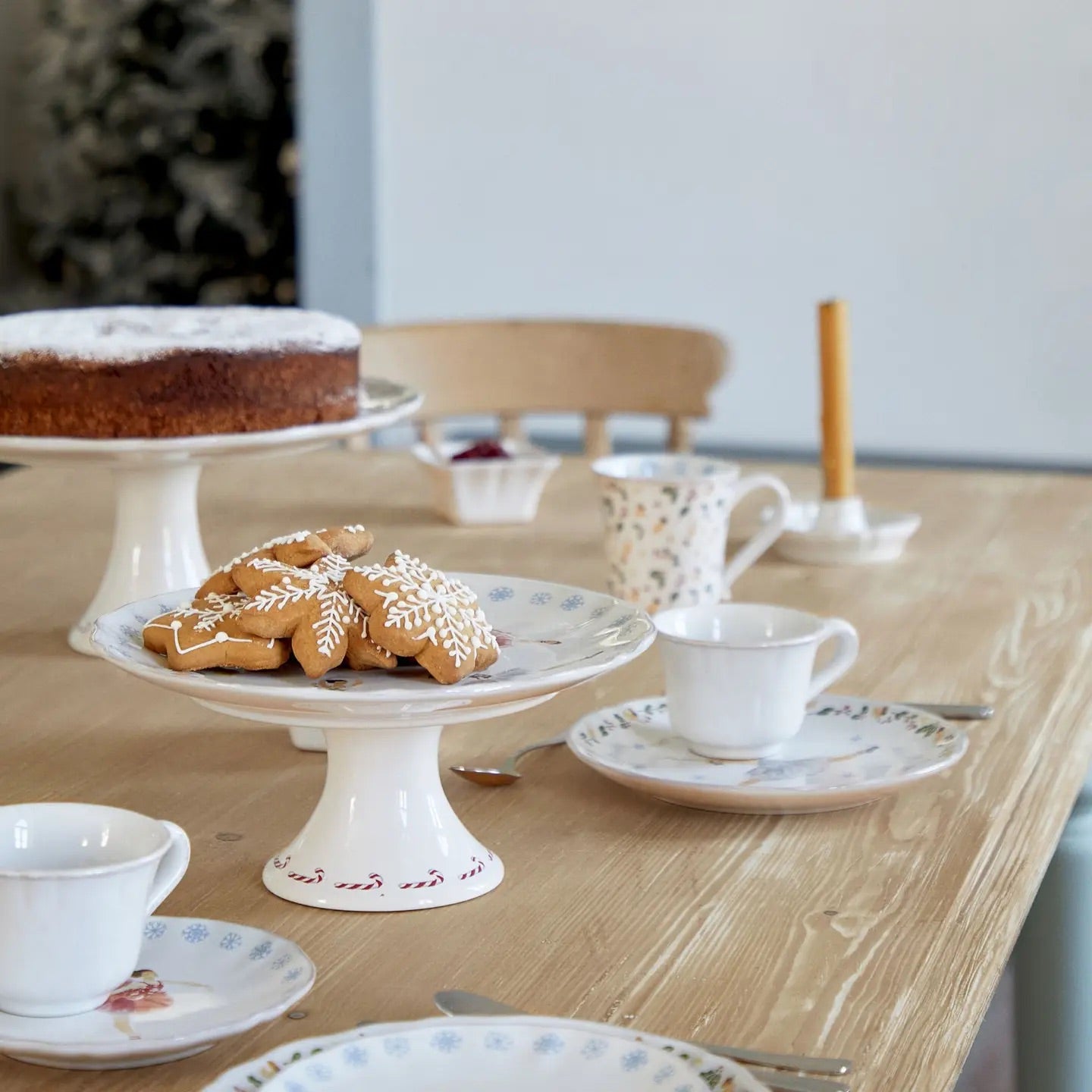 Plat support à gâteau CASSE-NOISETTE