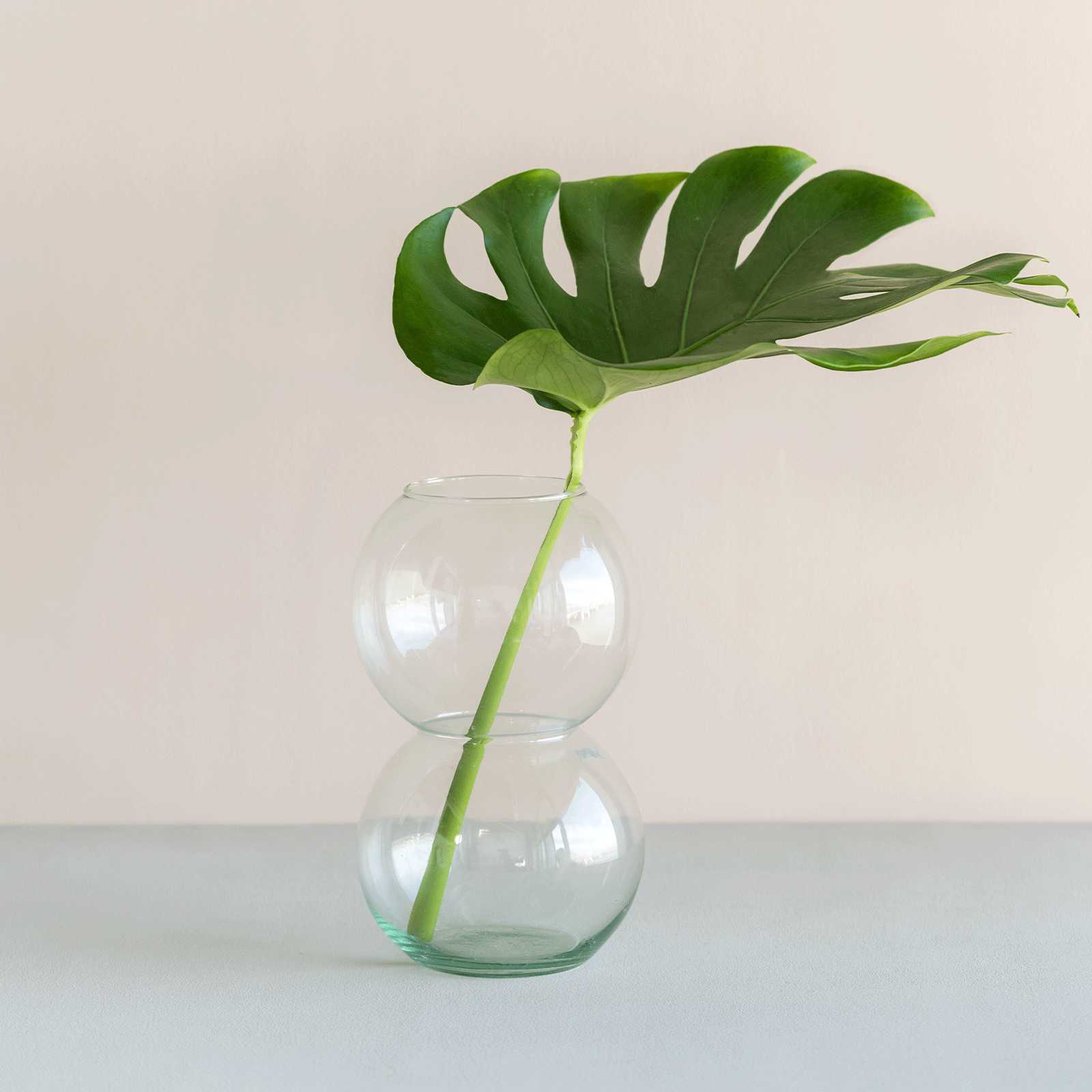Bulb recycled glass vase