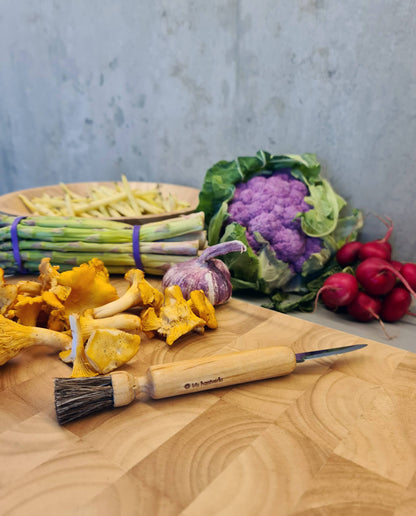Mushroom knife-brush