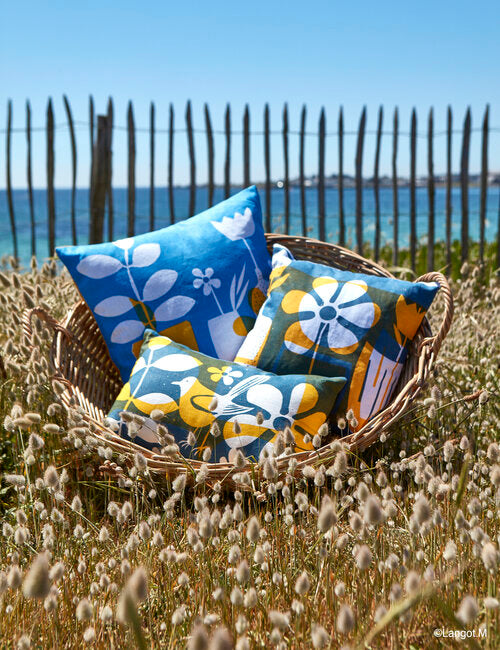 Screen-printed cushions (square)