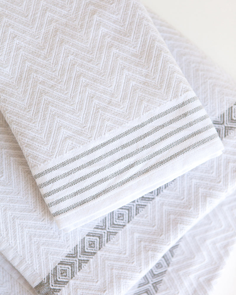 Tawulo bath towel