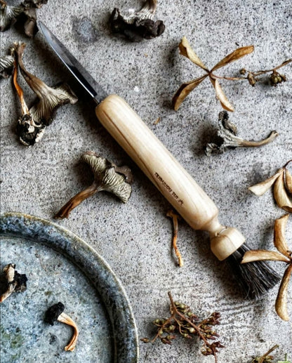 Mushroom knife-brush